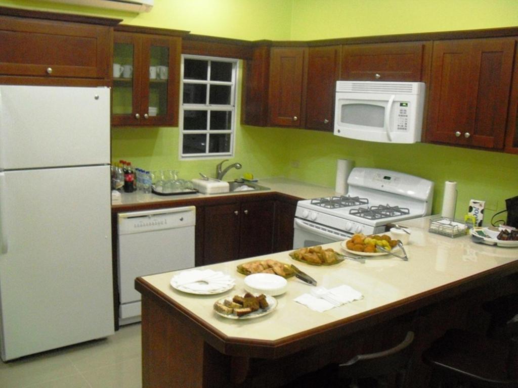Piarco Village Suites Zewnętrze zdjęcie